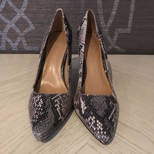 Madison 12-Hour PumpGray Snakeskin Printed Leather